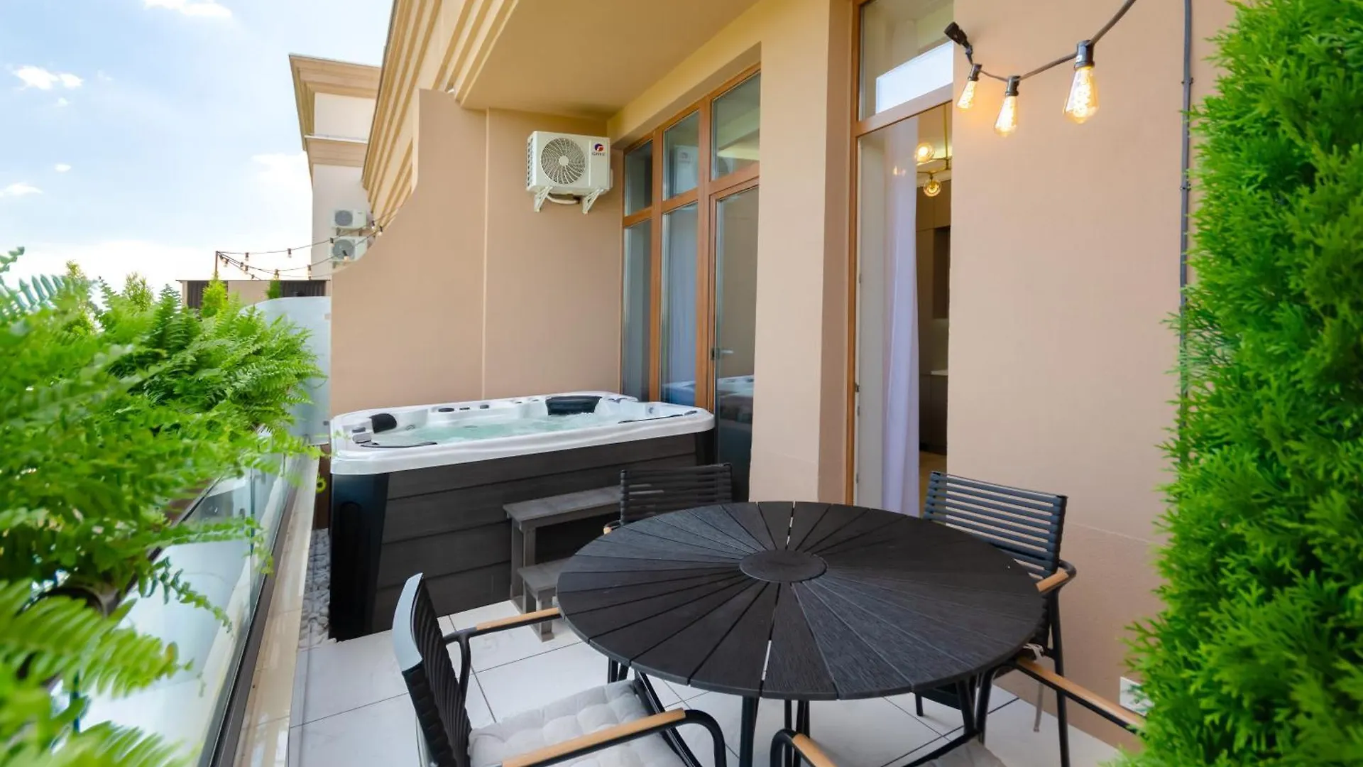 Petrovdom Spa Luxury Apartment 11-240 With Jacuzzi In Rc Pechersk Plaza キエフ