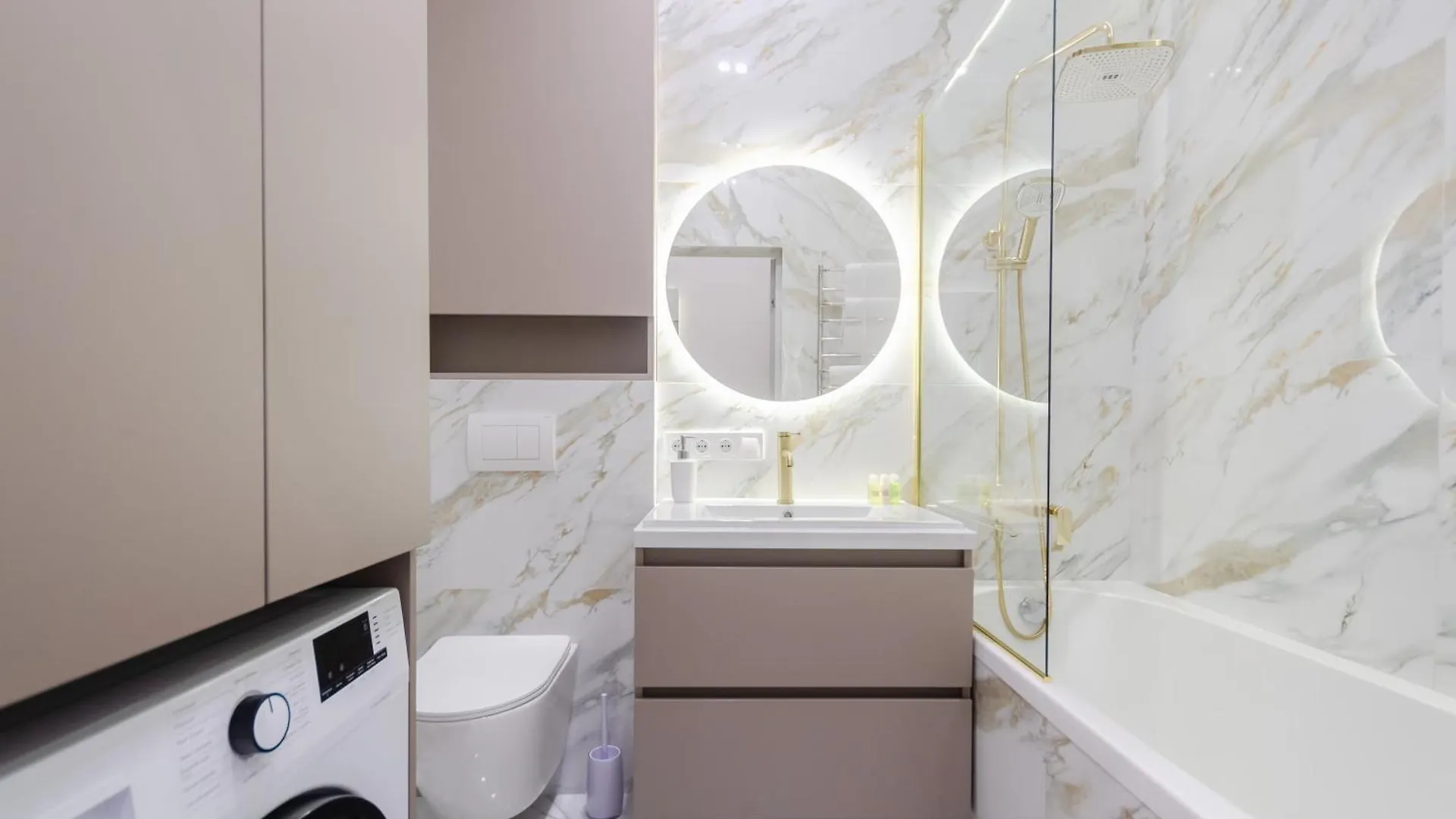 Petrovdom Spa Luxury Apartment 11-240 With Jacuzzi In Rc Pechersk Plaza キエフ 0*,