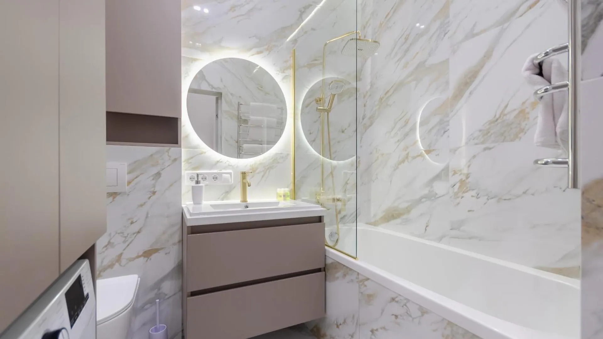 Petrovdom Spa Luxury Apartment 11-240 With Jacuzzi In Rc Pechersk Plaza キエフ