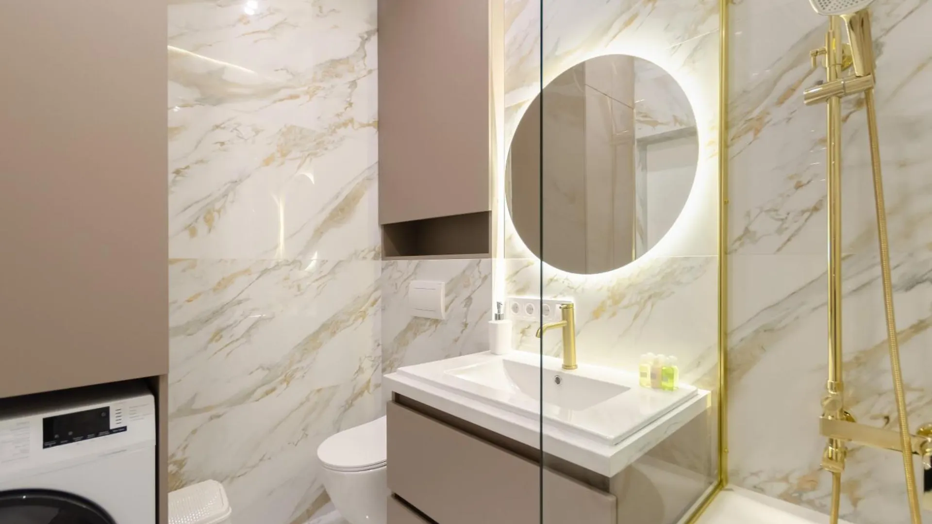 Petrovdom Spa Luxury Apartment 11-240 With Jacuzzi In Rc Pechersk Plaza キエフ