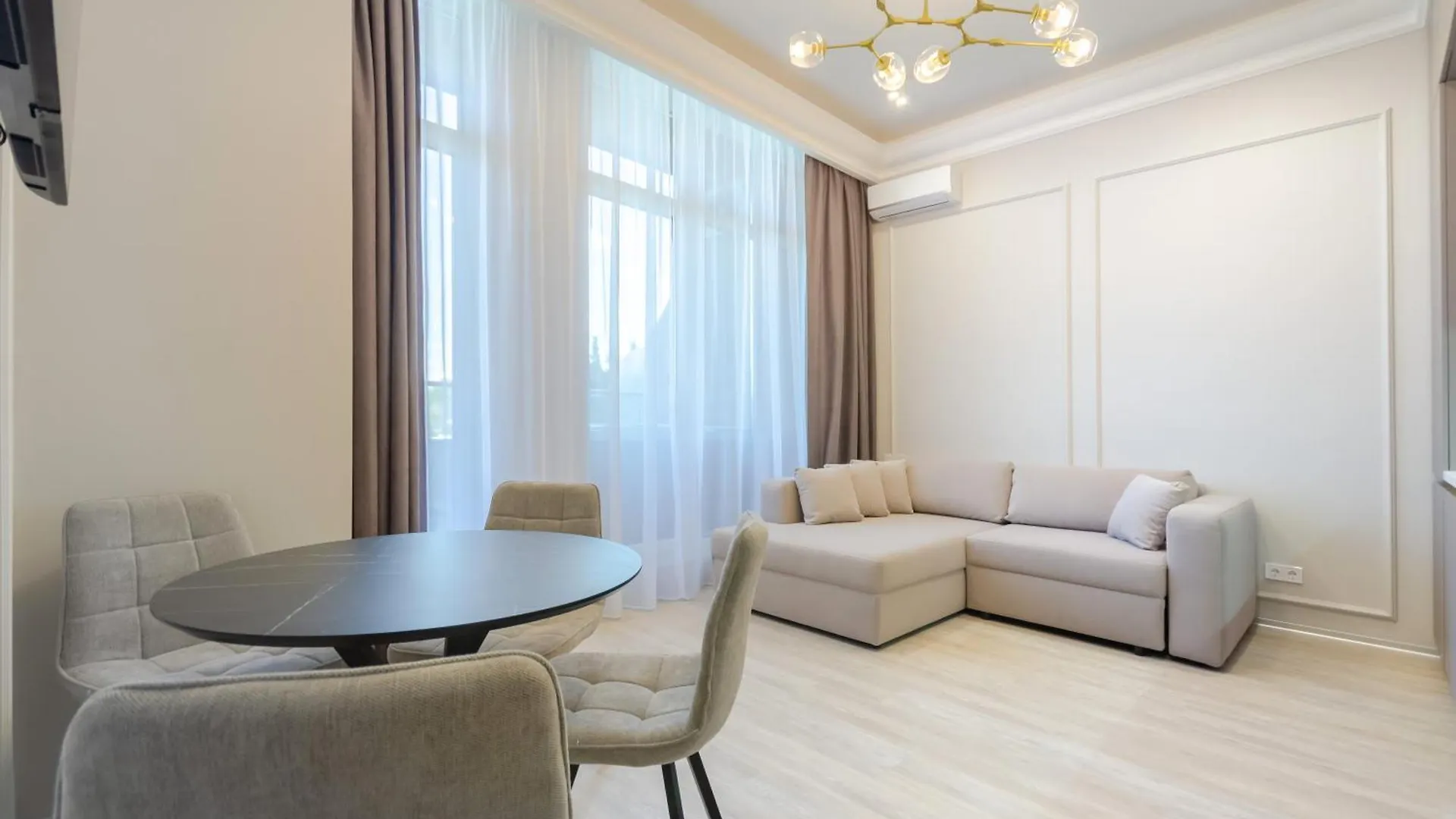 Petrovdom Spa Luxury Apartment 11-240 With Jacuzzi In Rc Pechersk Plaza キエフ