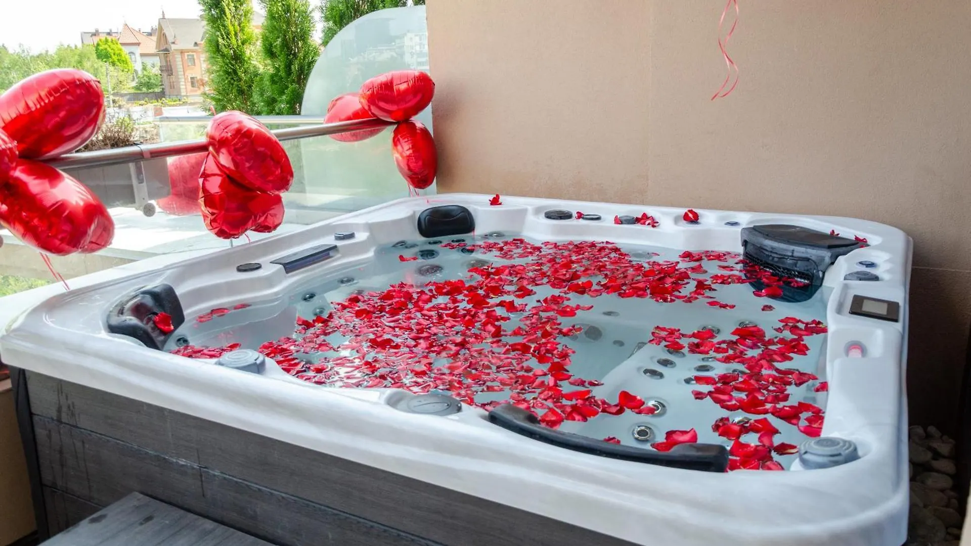 Petrovdom Spa Luxury Apartment 11-240 With Jacuzzi In Rc Pechersk Plaza キエフ